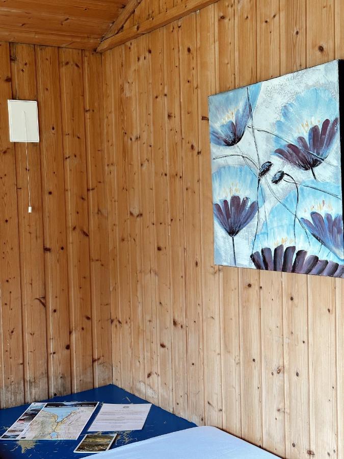 Loken Camping - Trivelig Og Idyllisk Ved Vannet Hotel Olden Exterior photo